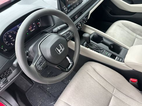 Used 2025 Honda Accord LX image 10