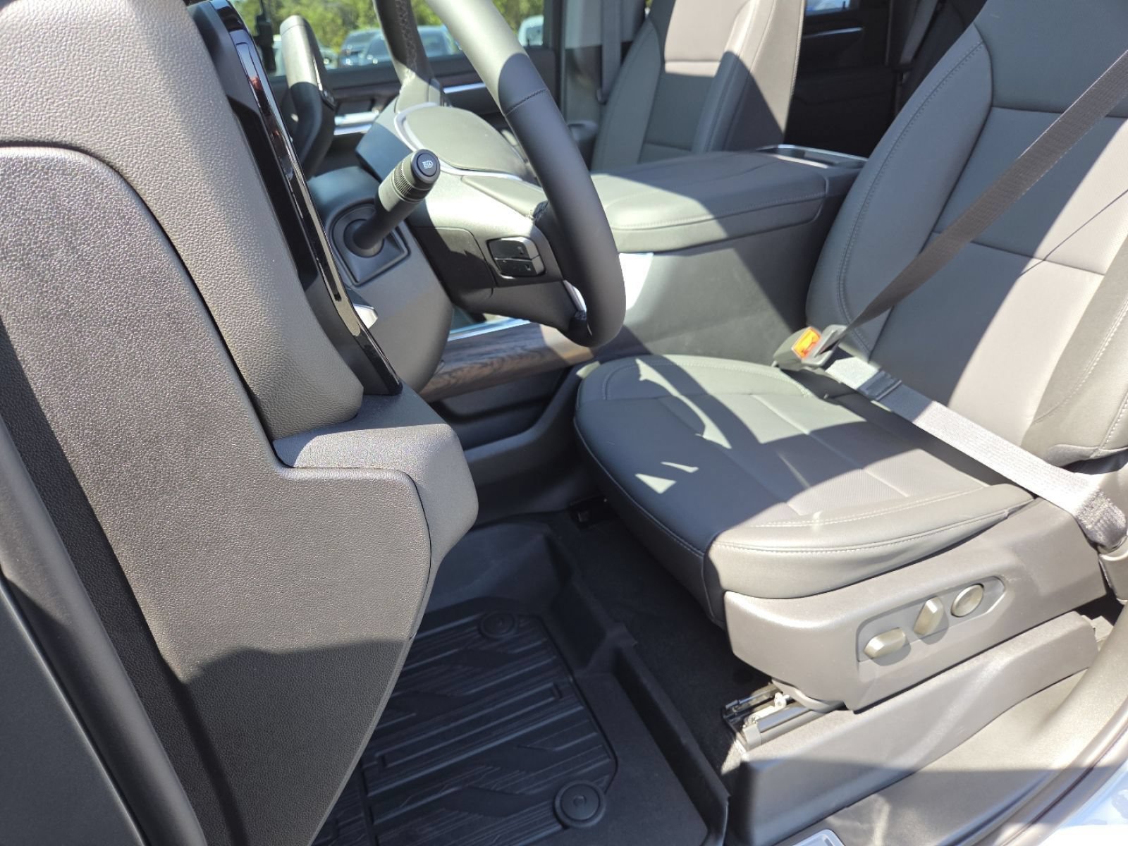 New 2026 GMC Sierra 2500 SLT w/ SLT Premium Package AWD/4WD image 27