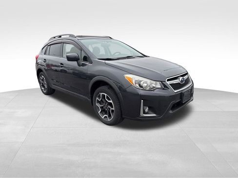 Used 2016 Subaru Crosstrek 2.0i Premium w/ Moonroof Package image 4