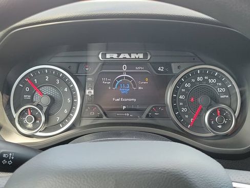 New 2026 RAM 1500 Express AWD/4WD image 19