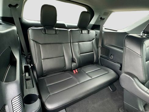 Used 2022 Ford Explorer Limited w/ Limited Technology Package image 36