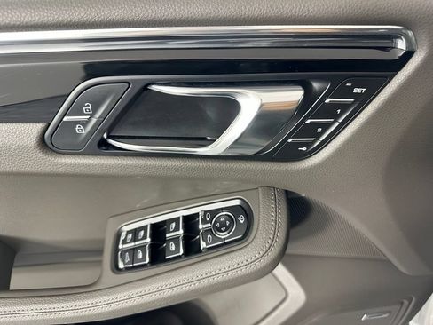 Certified 2026 Porsche Macan Turbo AWD/4WD image 17