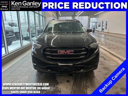 Used 2019 GMC Terrain SLE w/ Driver Convenience Package image 2