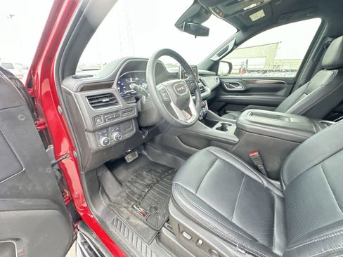 Used 2023 GMC Yukon XL SLE image 10