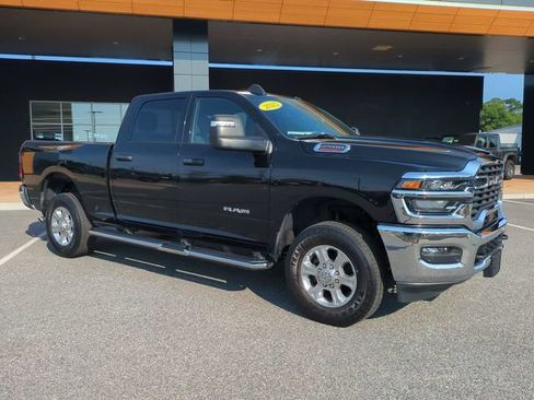 Used 2025 RAM 2500 Big Horn AWD/4WD image 2