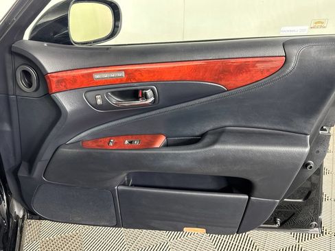 Used 2011 Lexus LS 460 AWD w/ Luxury Value Edition image 35