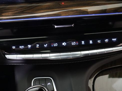 Used 2023 Cadillac Escalade ESV Sport Platinum AWD/4WD image 28