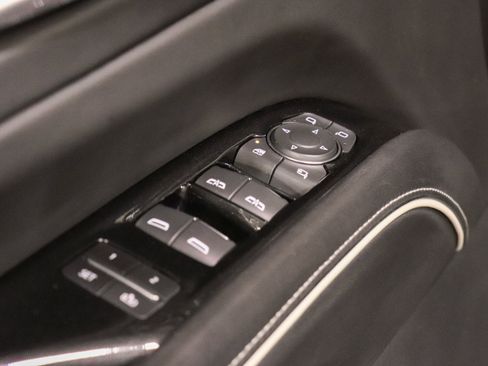 Used 2023 Cadillac Escalade ESV Sport Platinum w/ LPO, ONYX Package image 11