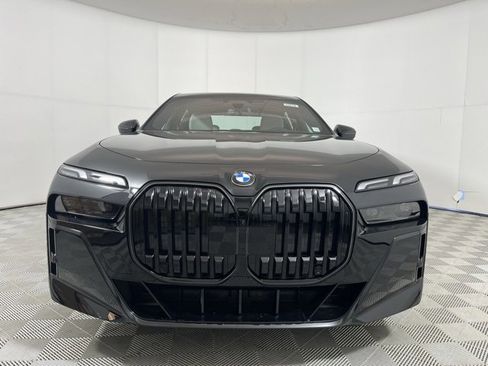 New 2026 BMW 740i xDrive image 2
