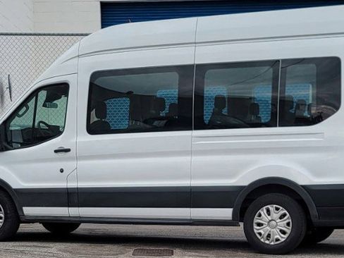 Used 2023 Ford Transit 350 XLT image 2