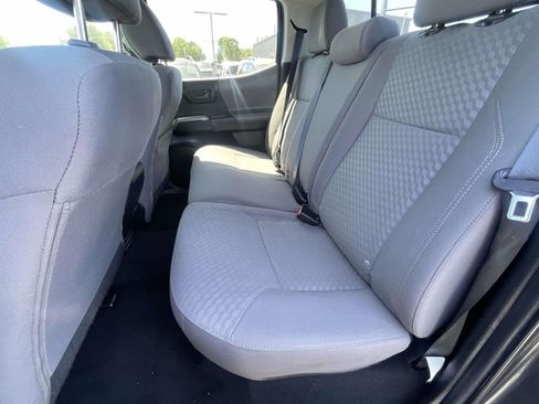 Used 2022 Toyota Tacoma SR5 w/ Technology Package RWD image 10