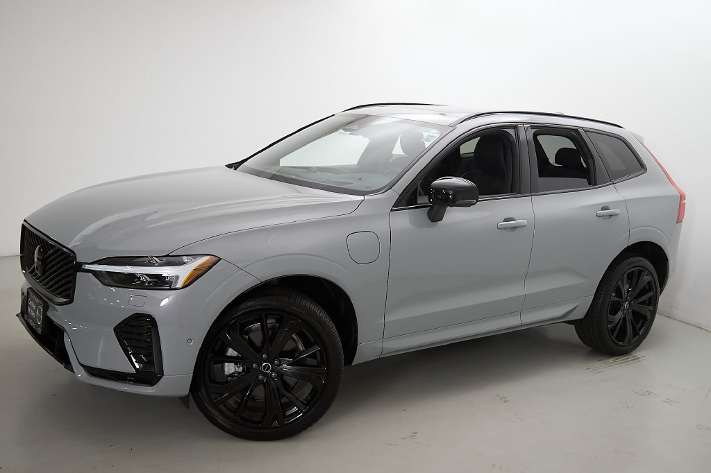 Certified 2026 Volvo XC60 T8 Ultra AWD/4WD image 3