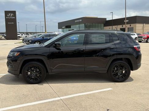New 2026 Jeep Compass Latitude AWD/4WD image 2