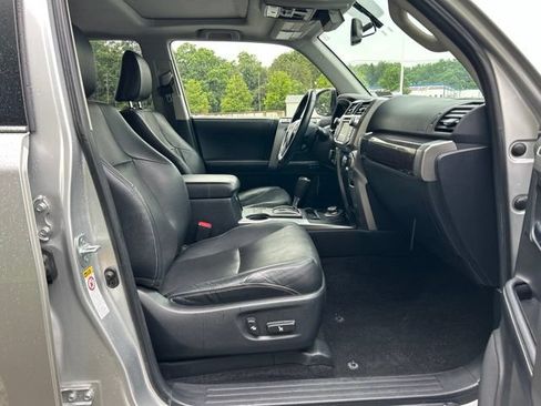 Used 2018 Toyota 4Runner Limited AWD/4WD image 19