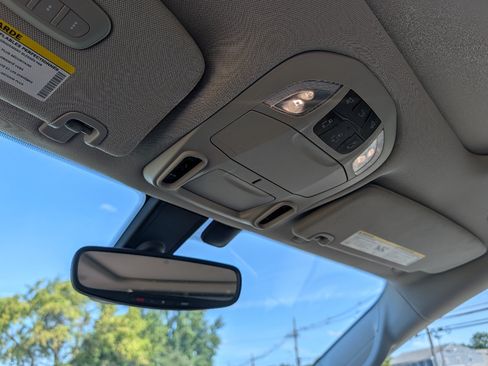 Used 2020 Chrysler Pacifica Limited FWD image 17