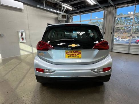 Used 2017 Chevrolet Bolt LT image 4