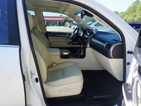 Used 2023 Lexus GX 460 Luxury w/ Accessory Package AWD/4WD image 19