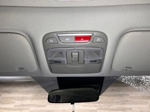 Used 2025 Kia Telluride S AWD/4WD image 13