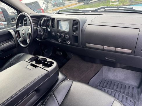 Used 2008 GMC Sierra 2500 SLE w/ Z71 Off-Road Package image 10