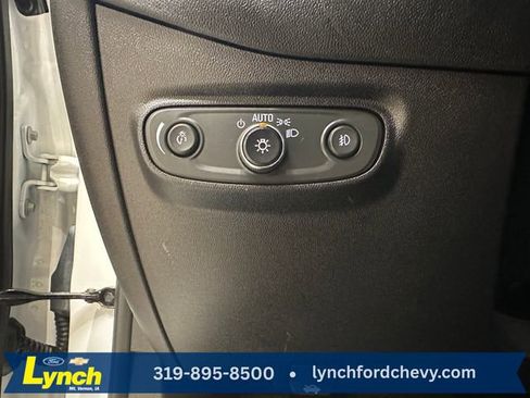 Used 2018 Chevrolet Equinox Premier image 21