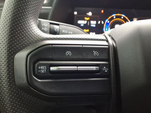 Used 2024 Chevrolet Colorado Trail Boss w/ Technology Package image 15