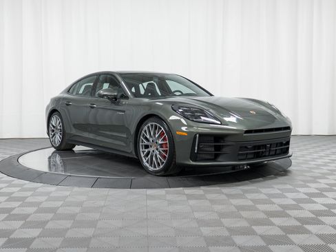 New 2026 Porsche Panamera 4S image 9
