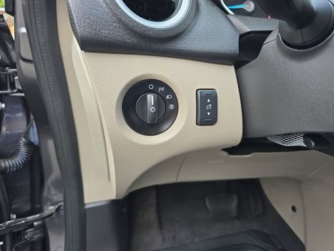 Used 2017 Ford Fiesta SE image 16