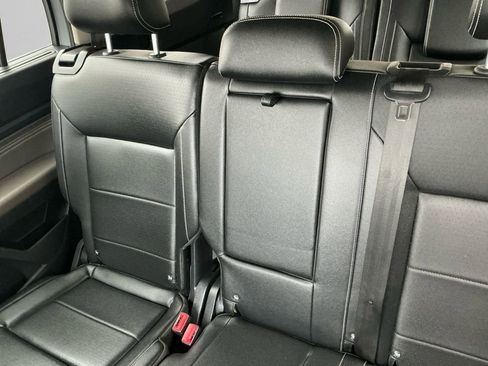 Used 2021 Volkswagen Atlas SE w/ Towing Package image 13