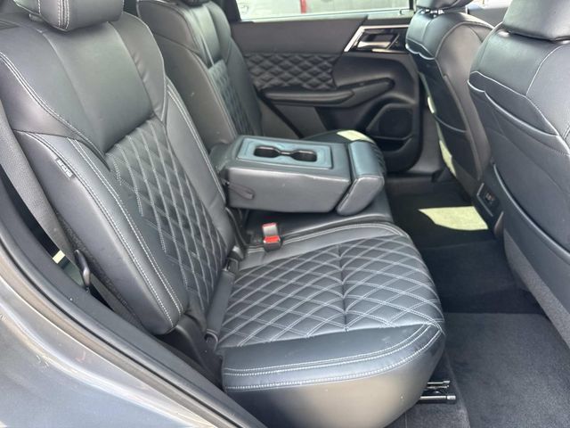 Used 2022 Mitsubishi Outlander SEL FWD image 12
