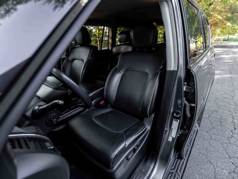 Used 2021 INFINITI QX80 Premium Select w/ All-Season Package RWD image 12