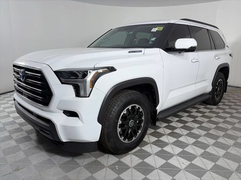 Used 2024 Toyota Sequoia TRD Pro AWD/4WD image 3