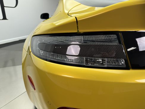 Used 2015 Aston Martin V12 Vantage S RWD image 12