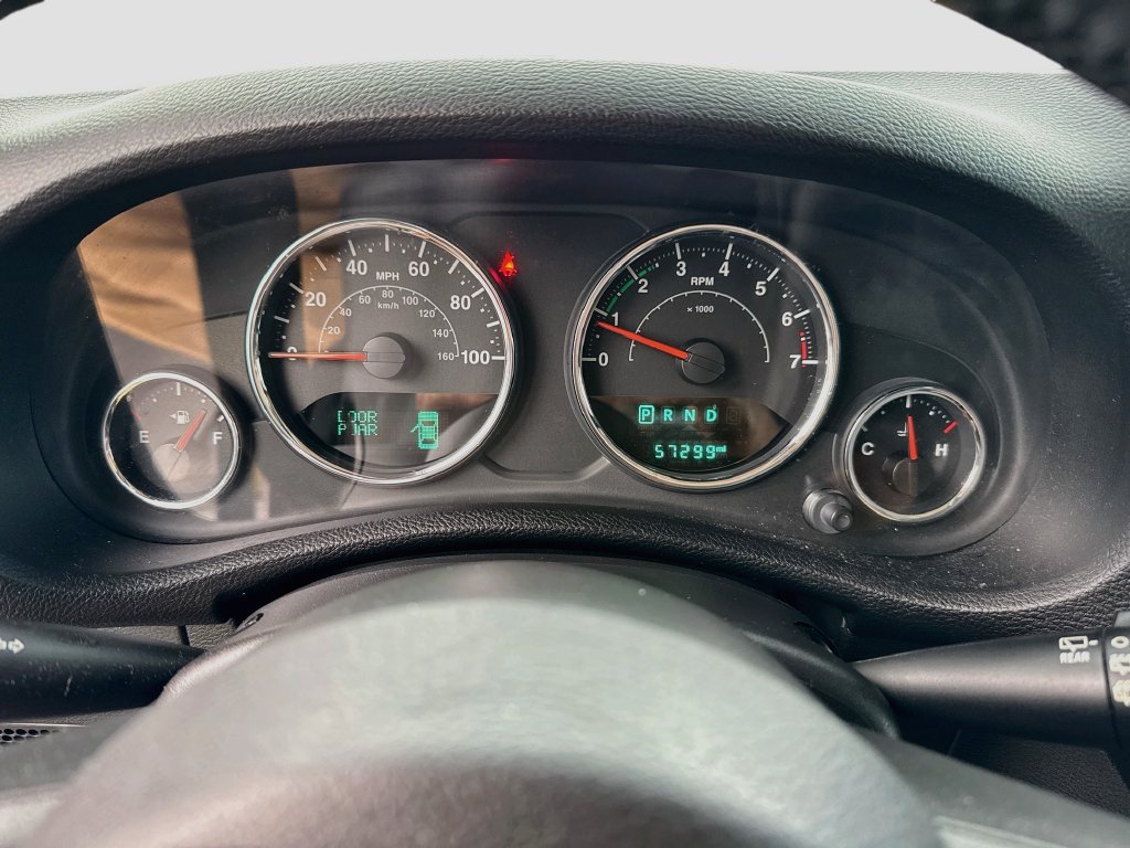 Used 2017 Jeep Wrangler Unlimited Sahara w/ Connectivity Group AWD/4WD image 11