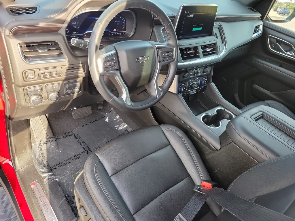 Used 2023 Chevrolet Tahoe Z71 w/ Luxury Package AWD/4WD image 12