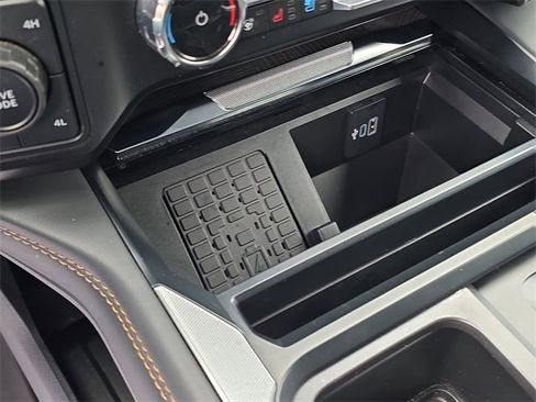 Used 2024 Ford F250 Platinum w/ FX4 Off-Road Package image 26