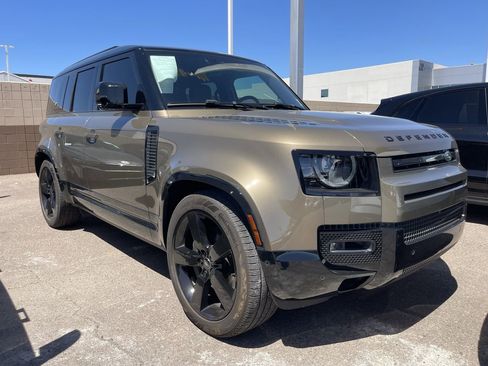 Used 2024 Land Rover Defender 110 X-Dynamic SE AWD/4WD image 12