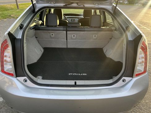 Used 2015 Toyota Prius Four FWD image 23