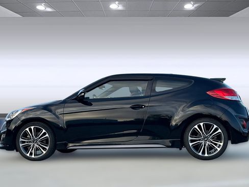 Used 2016 Hyundai Veloster Turbo image 2