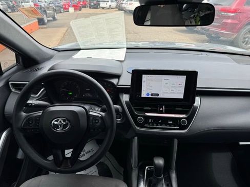 Used 2023 Toyota Corolla Cross AWD Hybrid image 17