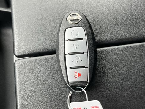 Used 2022 Nissan Rogue SV image 31