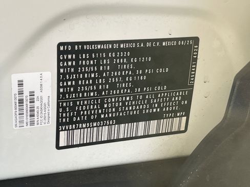 Used 2025 Volkswagen Tiguan S image 31