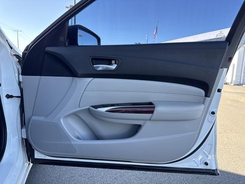 Used 2016 Acura TLX w/ Technology Package image 30