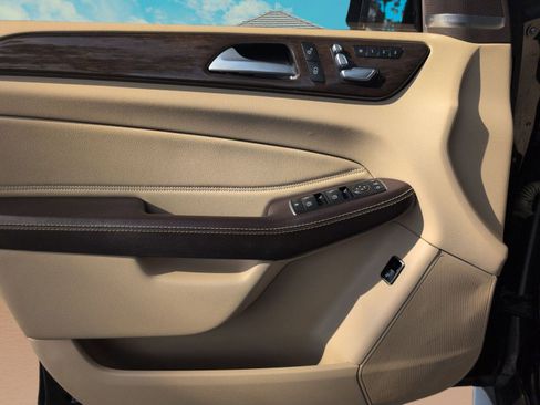 Used 2017 Mercedes-Benz GLE 350 image 21