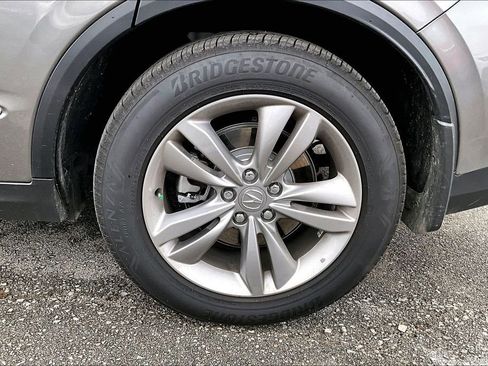 Used 2025 Acura MDX SH-AWD image 12