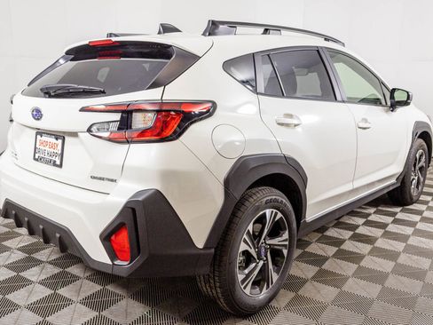 Used 2025 Subaru Crosstrek 2.0i Premium image 16