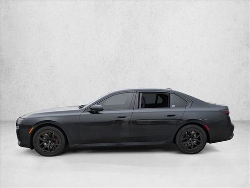 Used 2024 BMW 760i xDrive w/ Premium Package image 8