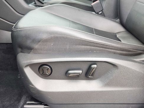 Used 2019 Volkswagen Tiguan SE w/ Panoramic Sunroof Package image 24