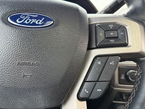 Certified 2022 Ford F350 Platinum w/ Tremor Off-Road Package image 16