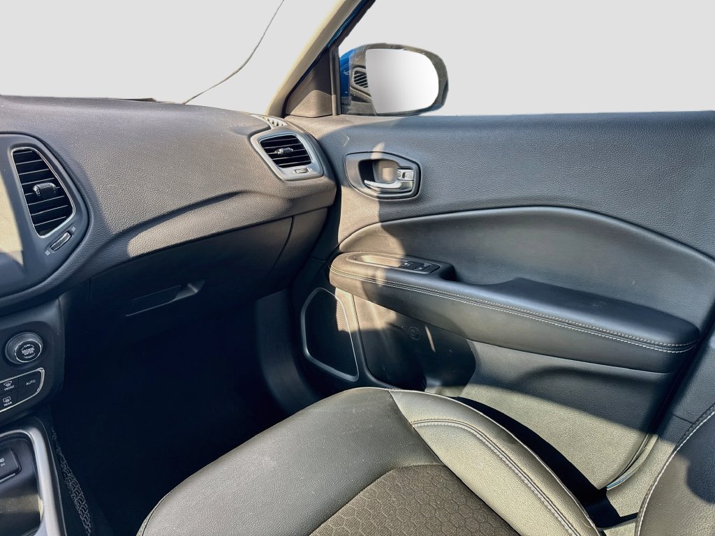 Used 2020 Jeep Compass Latitude w/ Popular Equipment Group FWD image 27