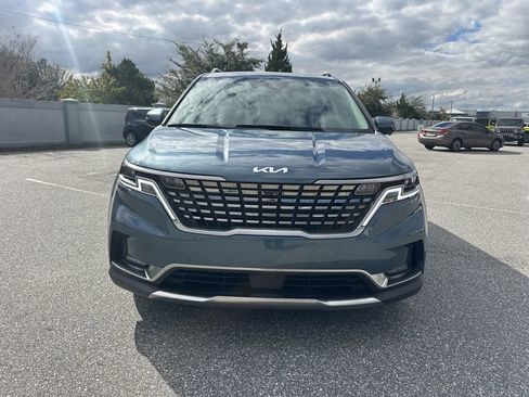 Used 2024 Kia Carnival SX Prestige image 2